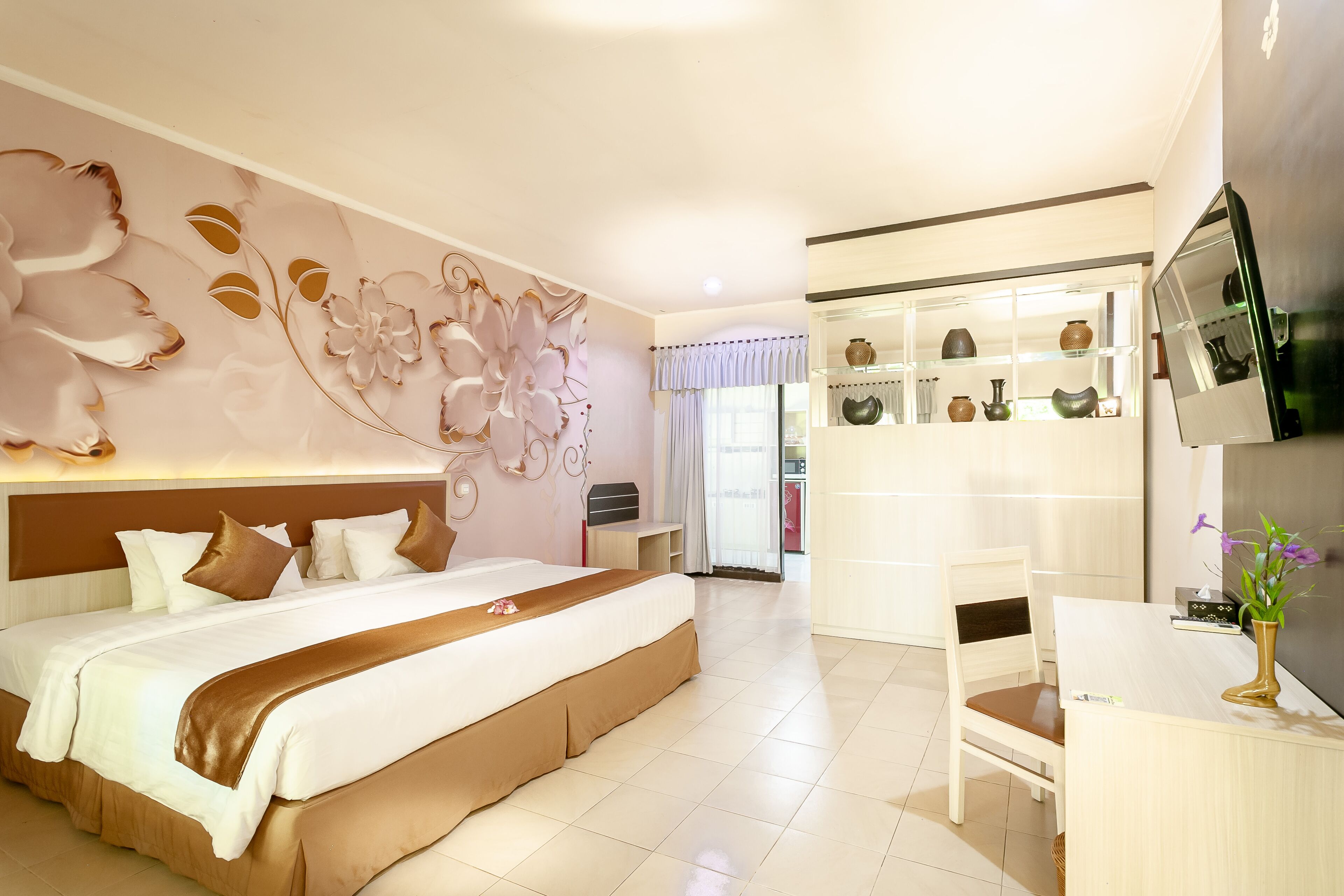 Executive Room (Sasak Suite Room) | Peti besi dalam bilik, meja, Wi-fi percuma, cadar katil 