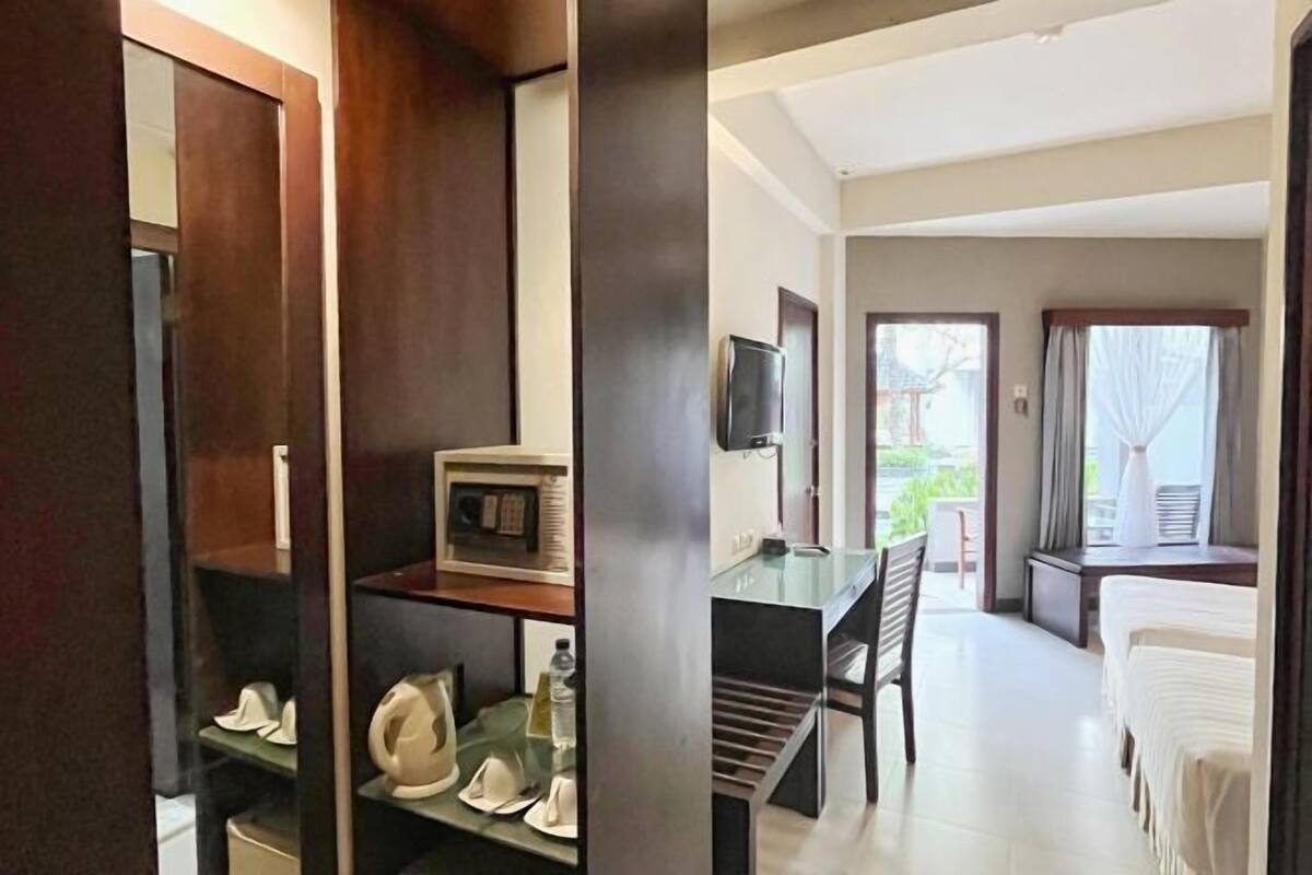 In-room safe, desk, free WiFi, bed sheets