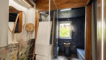 Exclusive-Suite, 1 Doppelbett (Spa Privata) | Badezimmer | Kostenlose Toilettenartikel, Haartrockner, Handtücher
