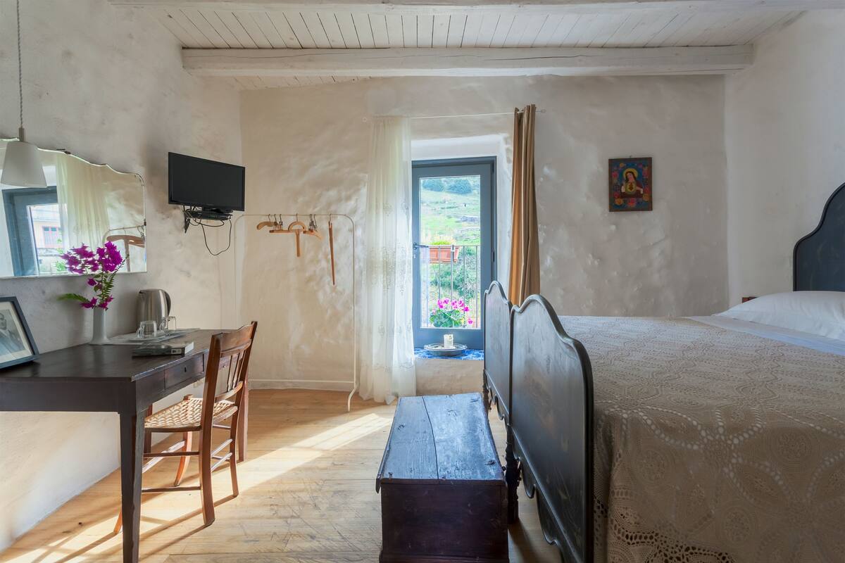 Standard Room | 1 bedroom, memory-foam beds, free WiFi, individually decorated