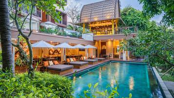 Outdoor pool, sun loungers