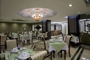 Restaurant - Maywood Hotel (Istanbul)