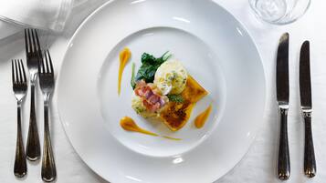 Breakfast and dinner served, local cuisine