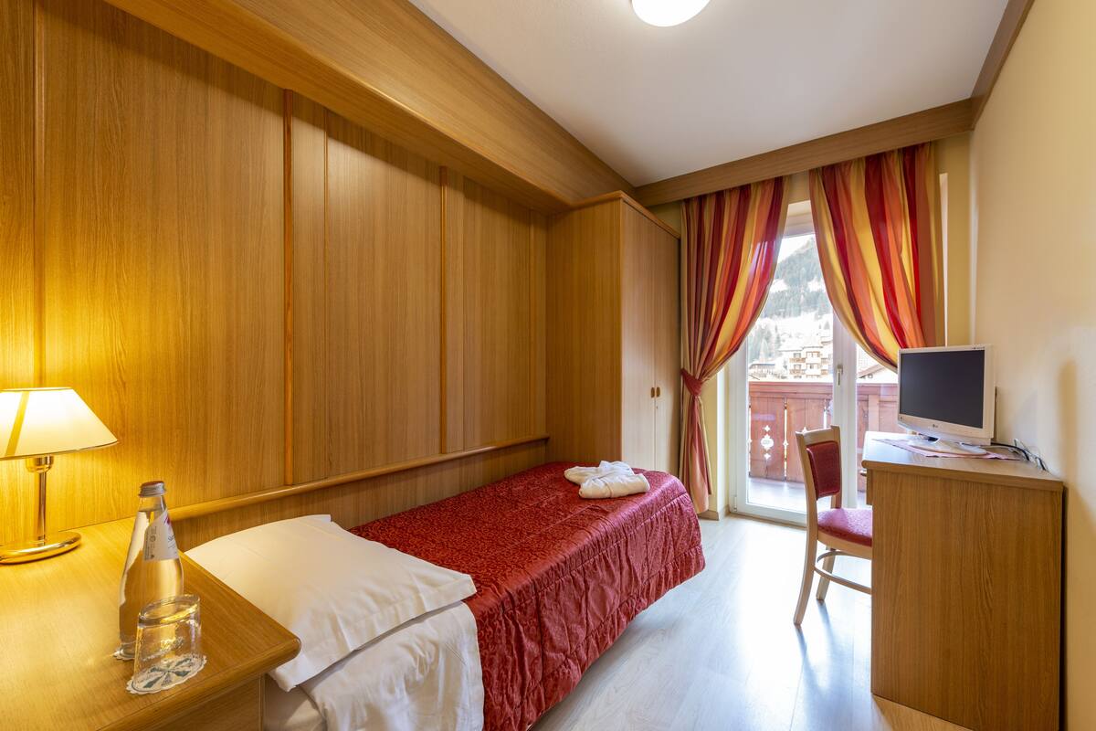 1 bedroom, in-room safe, free WiFi