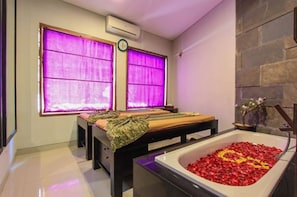 Couples treatment room(s), hot stone massages, body scrubs, facials - Samaja Villas Kunti (Seminyak)