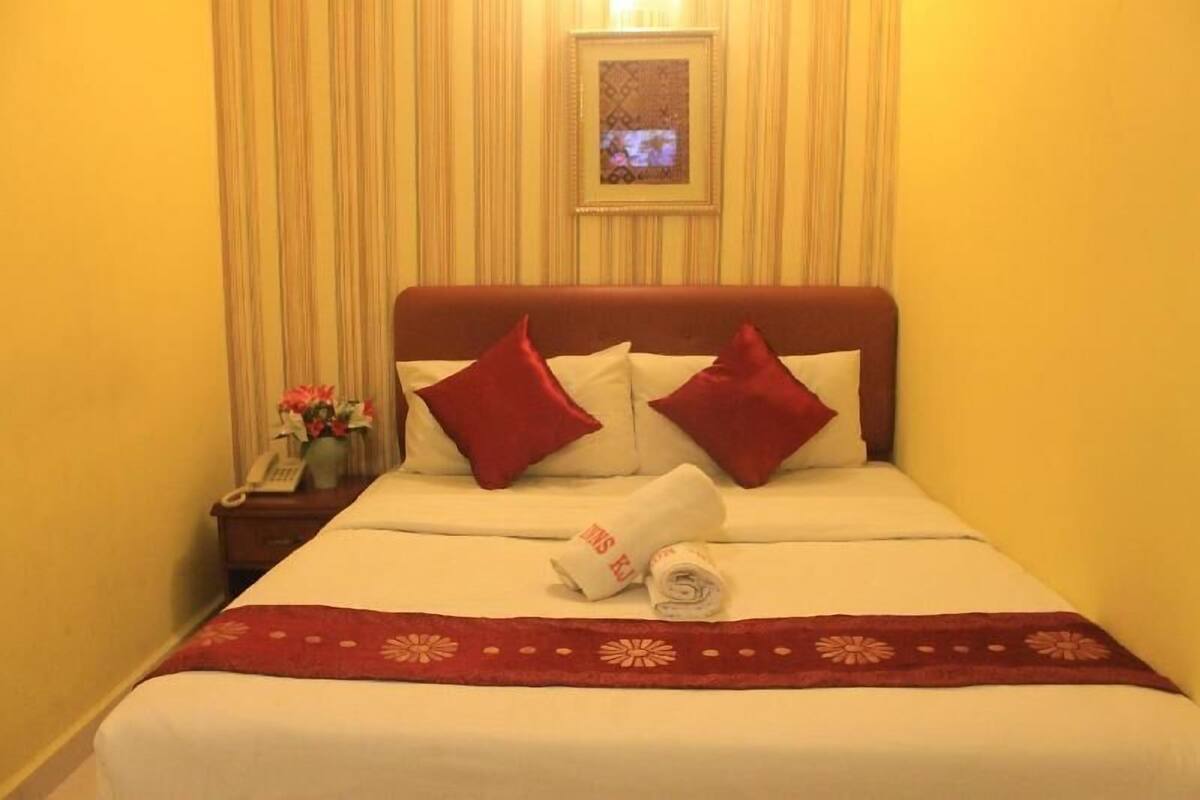 1 bedroom, in-room safe, desk, free WiFi