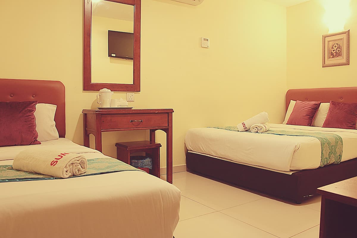 1 bedroom, in-room safe, desk, free WiFi