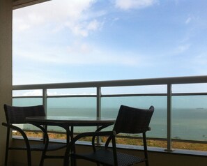 Minibar, coffres-forts dans les chambres, bureau, Wi-Fi gratuit