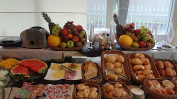 Petit déjeuner buffet compris tous les jours