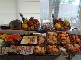 Desayuno buffet incluido todos los días 