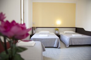 Perhehuone | Työpöytä, äänieristys, Wi-Fi