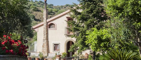 Mặt tiền nơi lưu trú