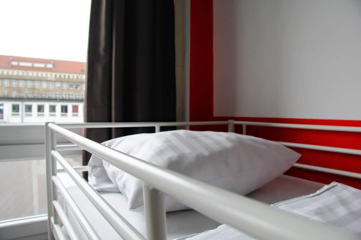 In-room safe, soundproofing, free WiFi
