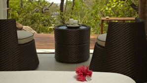 Deluxe Junior Suite w/ Jacuzzi | Pemandangan dari bilik