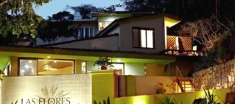 Las Flores Resort