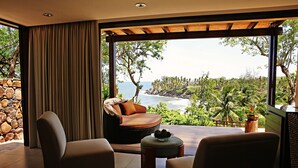 Deluxe King Ocean View