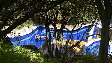 3 piscines extérieures