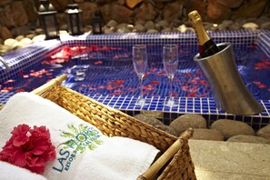 Deluxe Junior Suite w/ Jacuzzi | Boblebad