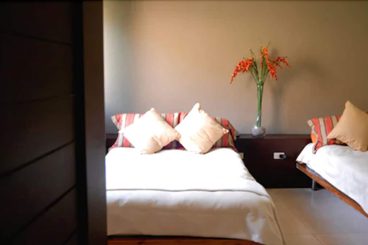 2-bedroom Suite Ocean View | Caja de seguridad en la habitación y cunas gratuitas 