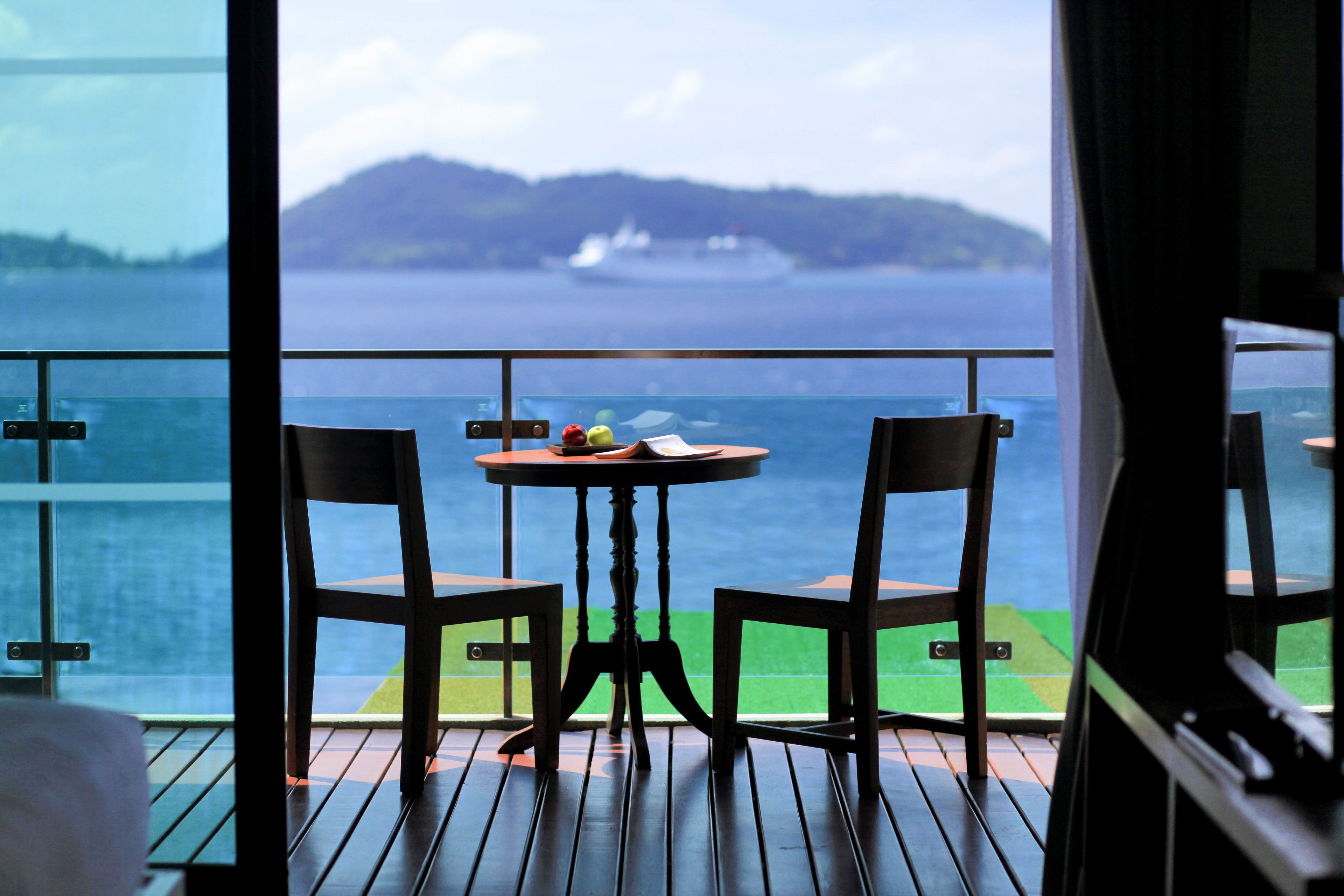 minibar, in-room safe, individually furnished, desk