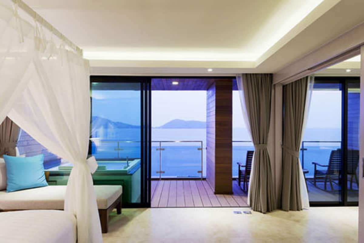 minibar, in-room safe, individually furnished, desk