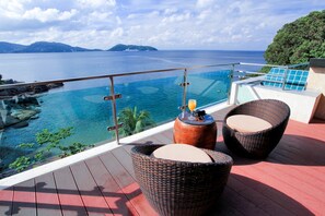 Petit déjeuner, déjeuner et dîner servis sur place, plats Cuisine thaï 