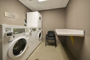Laundry - Courtyard by Marriott Wilmington Downtown/Historic District (Wilmington)