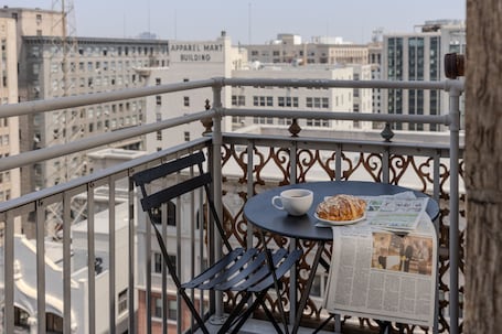King Room with Balcony (Self Check-in) | Balcony
