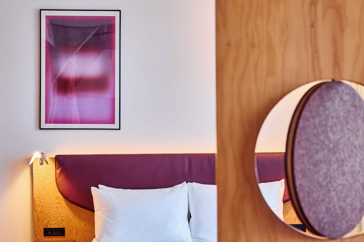 Premium bedding, in-room safe, desk, blackout drapes