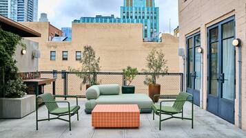 Loft King Terrace Suite (Renovated) | View from room