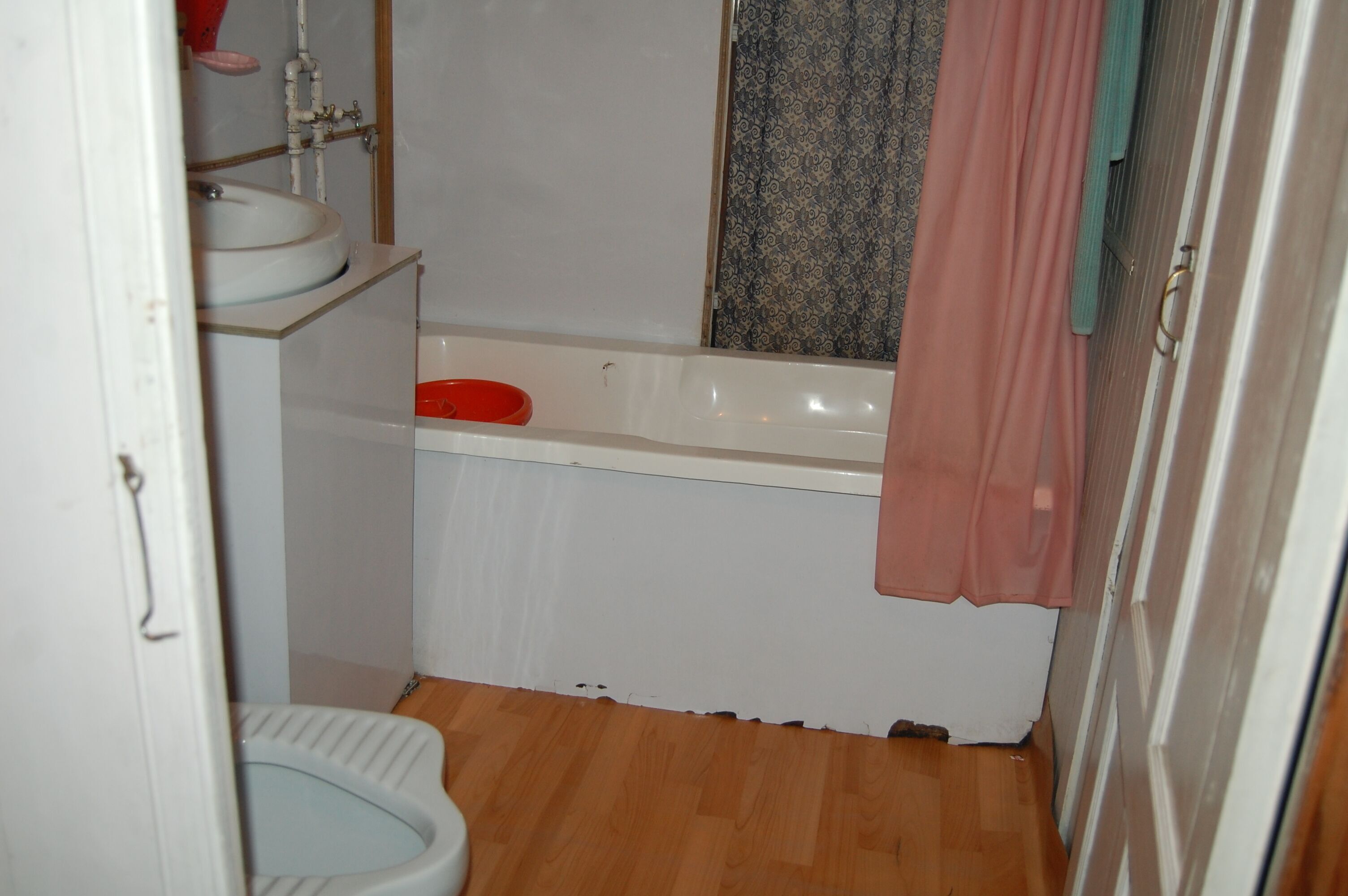 Bathroom | Jetted bath, free toiletries, hair dryer, slippers