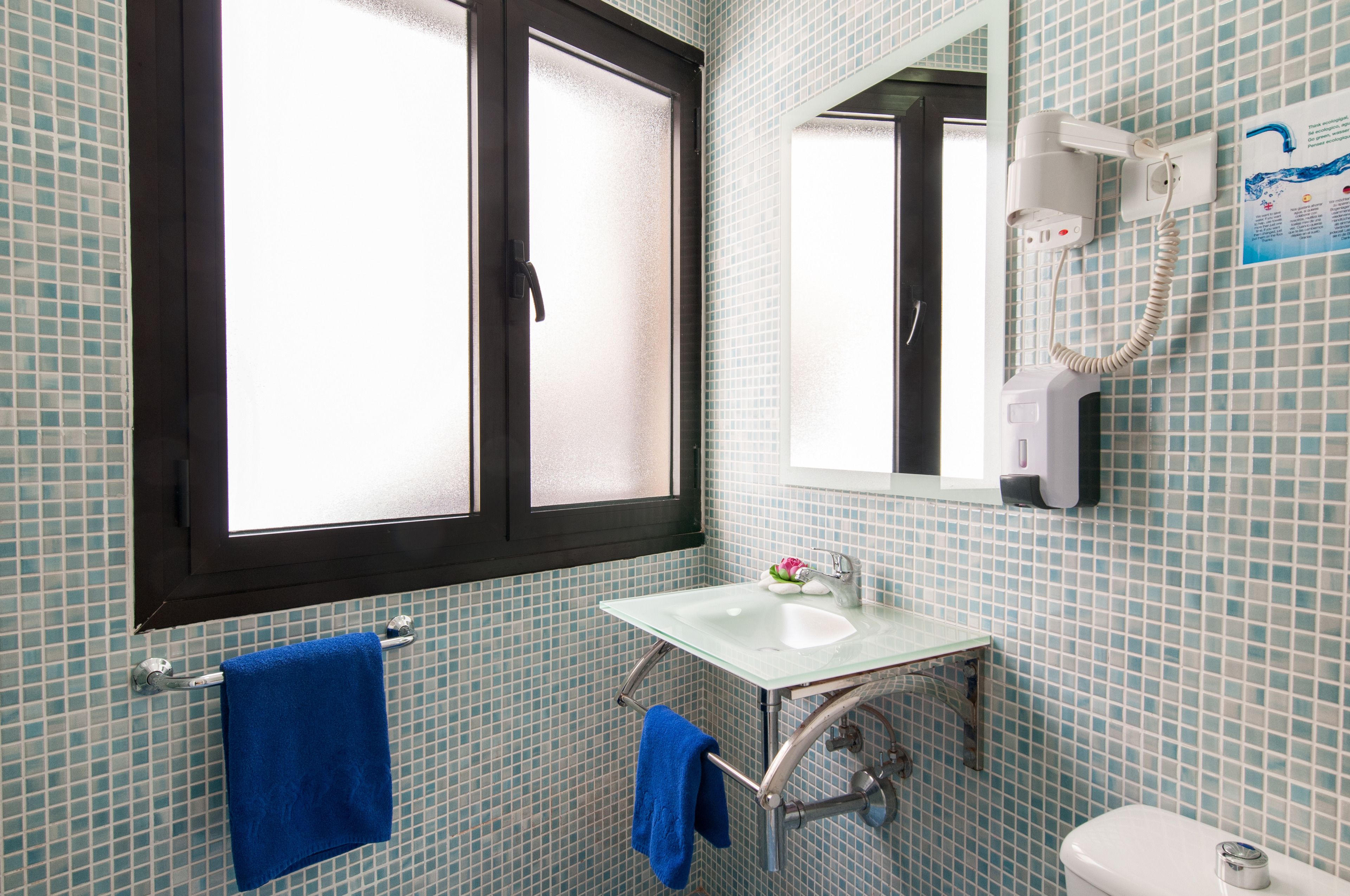 studio, ground floor | in-room safe, blackout curtains, soundproofing, iron/ironing board