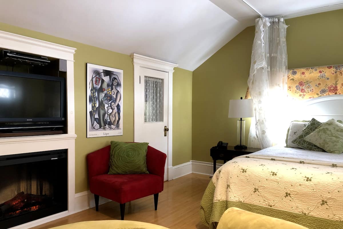 Bakeapple Suite | 1 bedroom, individually decorated, individually furnished