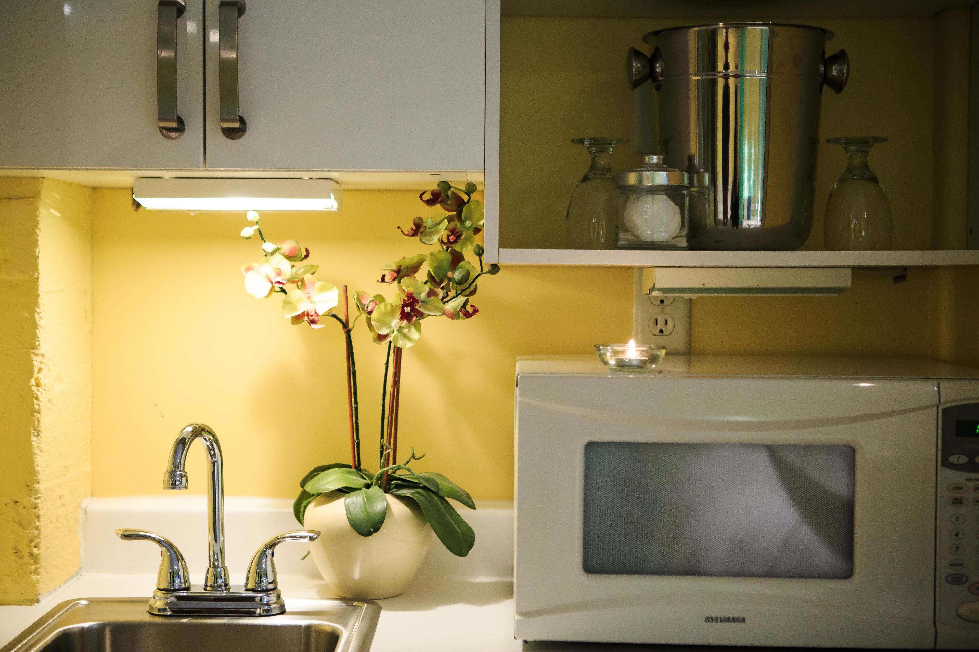 Photo - Leaside Manor