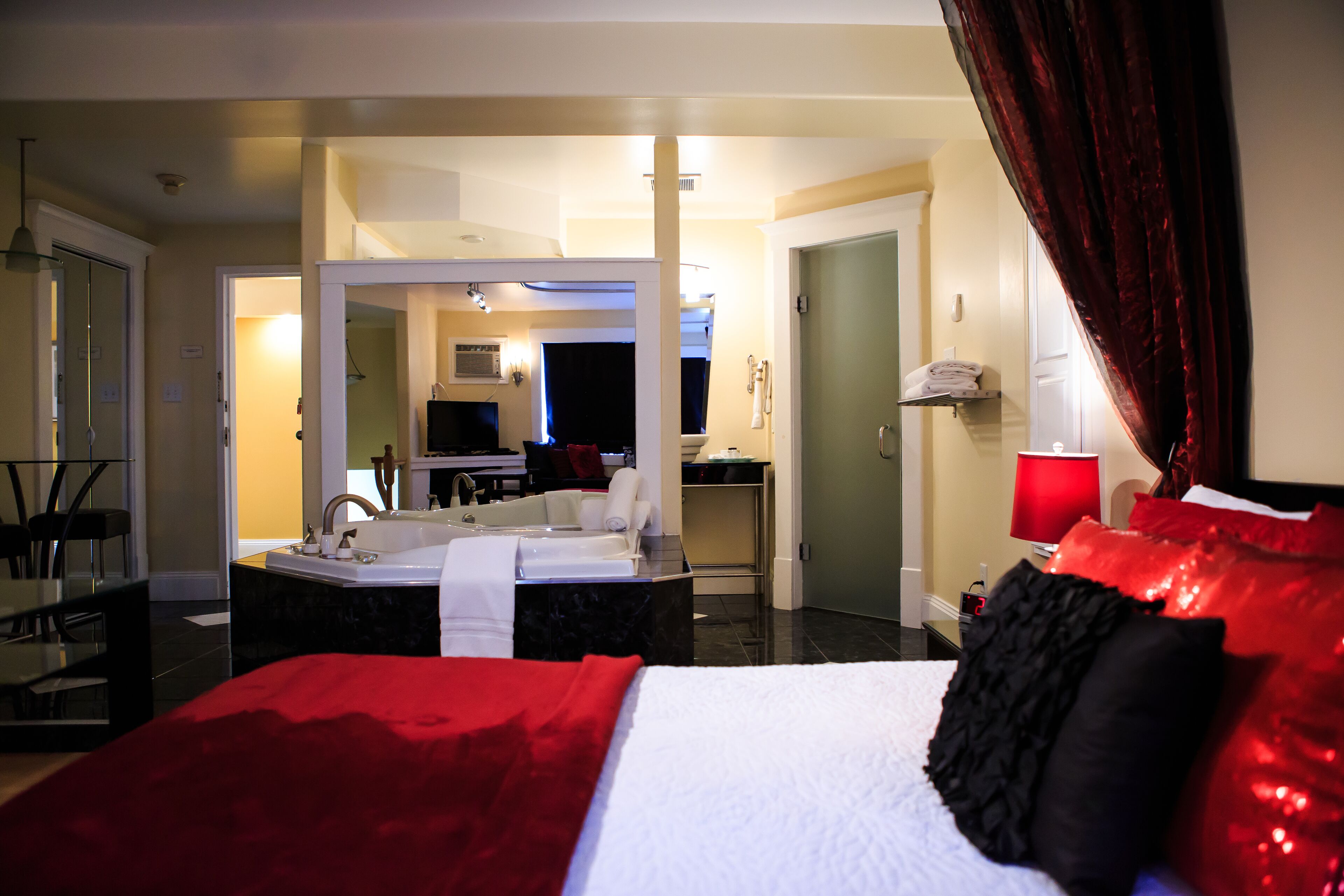 Photo - Leaside Manor