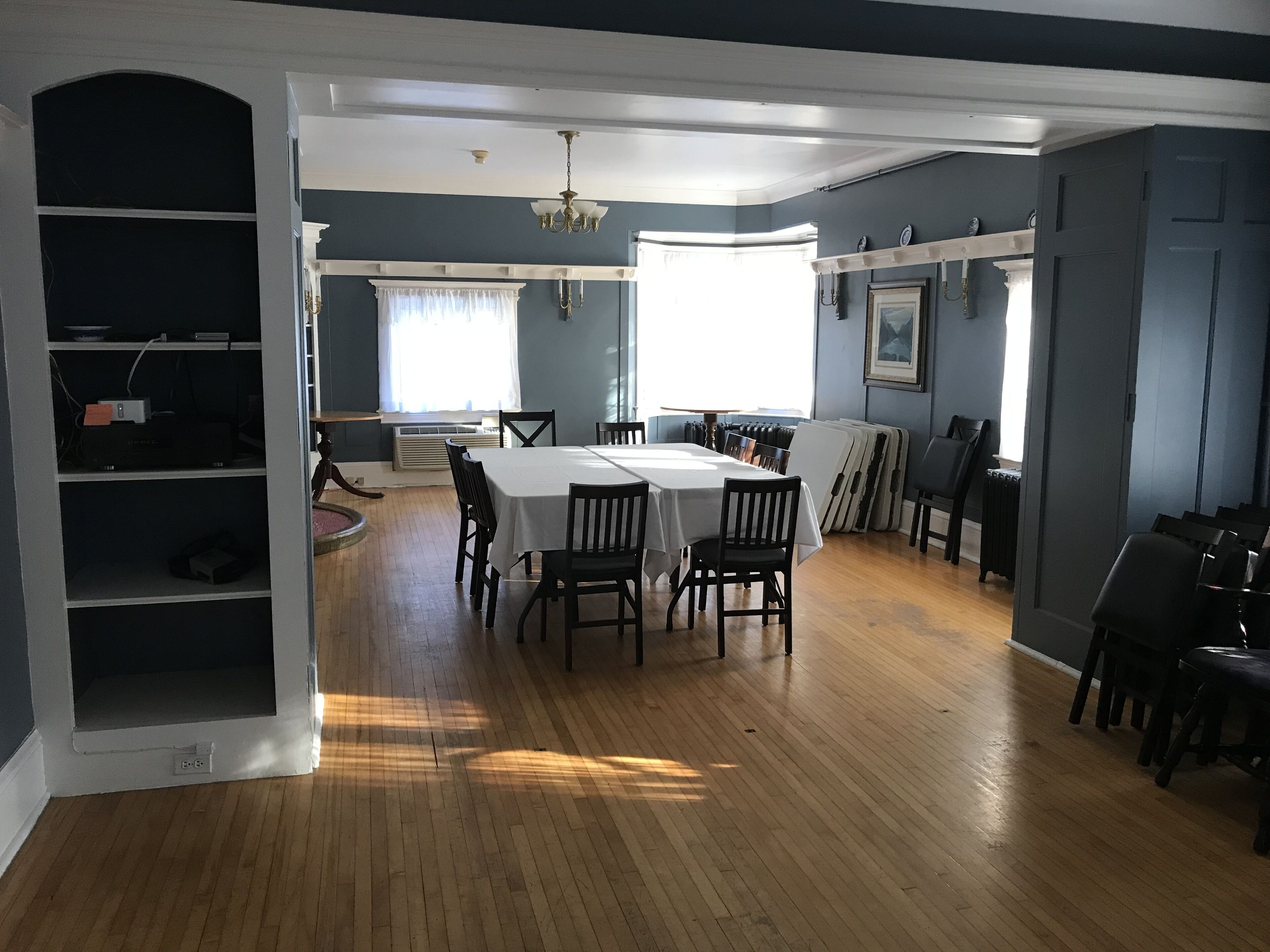 Photo - Leaside Manor