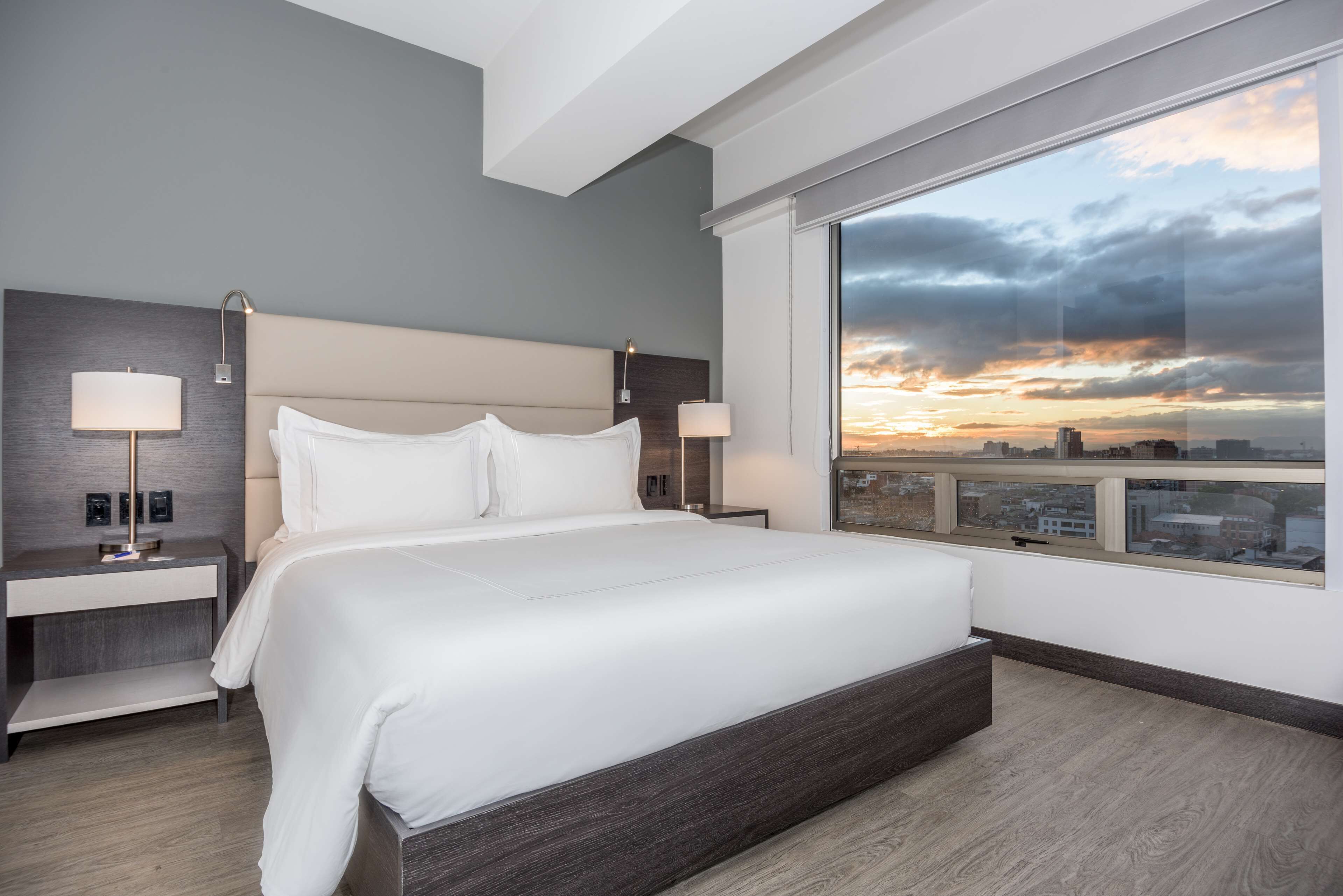 standard room (with view) | 1 bedroom, in-room safe, desk, laptop workspace