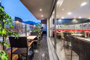 Breakfast, lunch, dinner served; Italian cuisine  - NH Bogotá Urban 26 Royal (Bogotá)