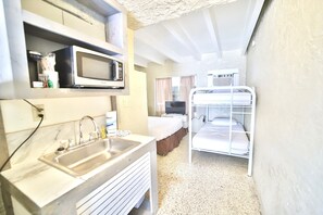 Deluxe Double Room | Premium bedding, bed sheets - Palm Grove (Panama City Beach)