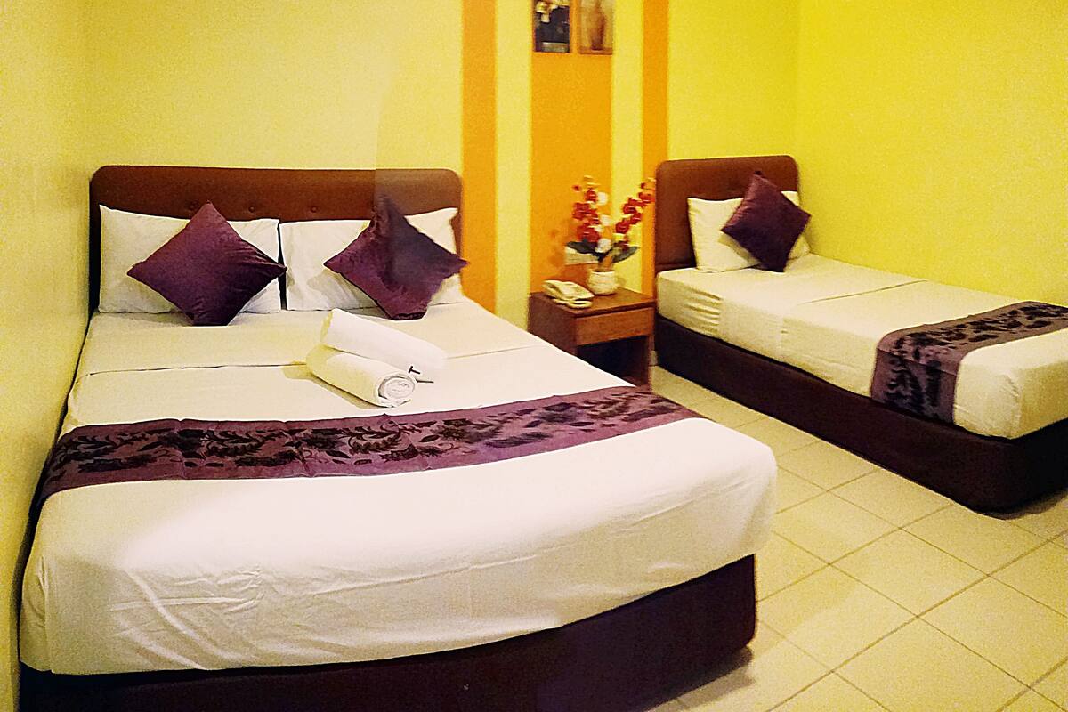 Desk, free WiFi, bed sheets
