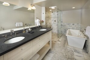Suite, 1 King Bed | Bathroom | Shower, deep-soaking bathtub, designer toiletries, hair dryer - Calderwood Inn (Healdsburg)