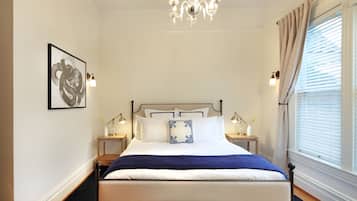 King Room | Sängtillbehör av högsta kvalitet, strykjärn/strykbräda och gratis wi-fi