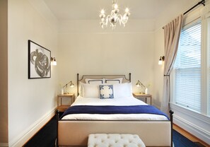 King Room | 高档床上用品、熨斗/熨衣板、免费 WiFi