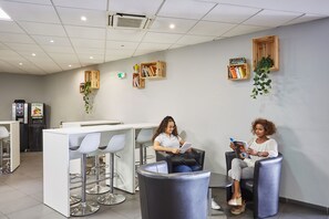Lobby sitting area - Appart'hôtel Marseille Canebière (Marseille)