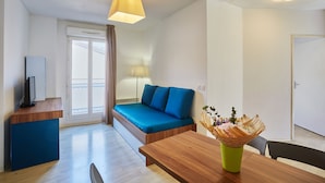 Appartement, 1 slaapkamer (4 People) | Een bureau, geluiddichte muren, gratis babybedden, gratis wifi