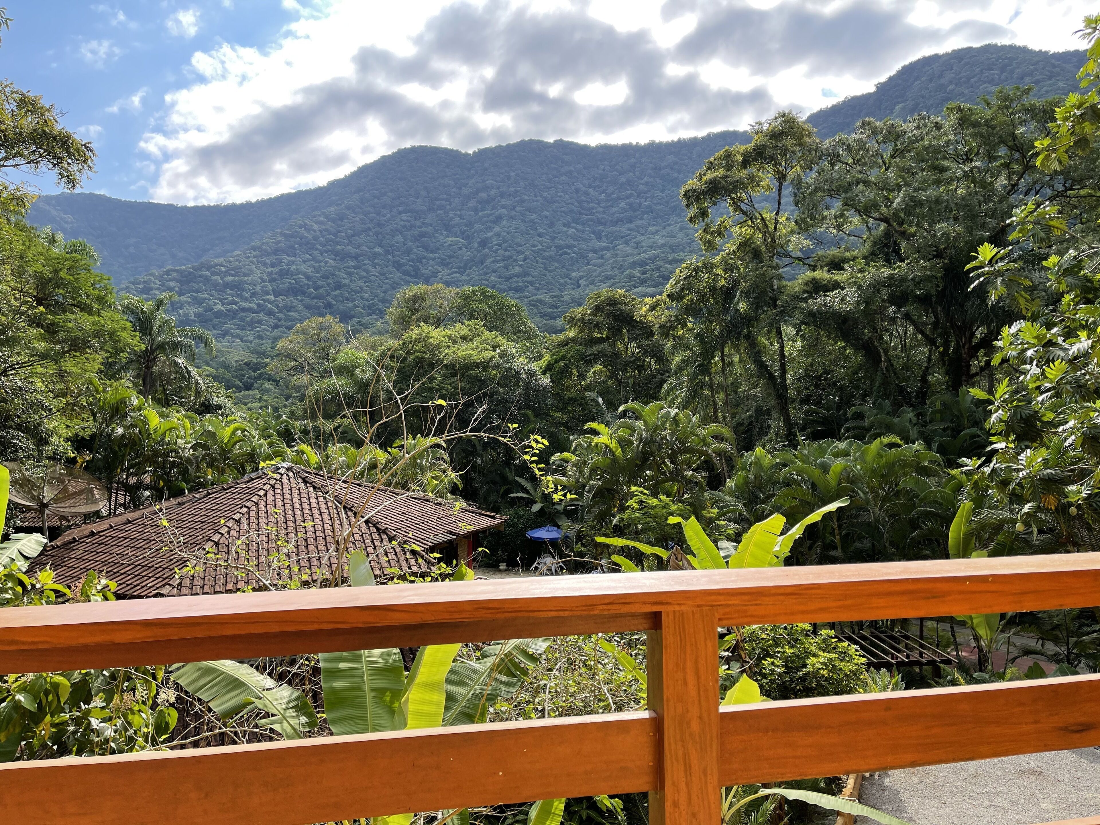 Quarto quádruplo premium | Escrivaninha, Wi-Fi de cortesia