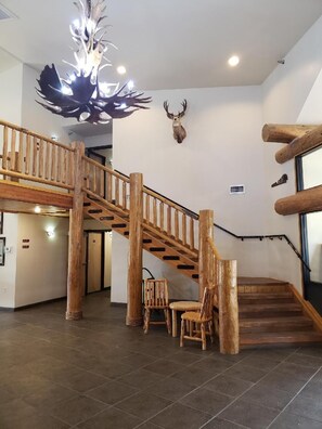 Interior - Cody Legacy Inn & Suites (Cody)