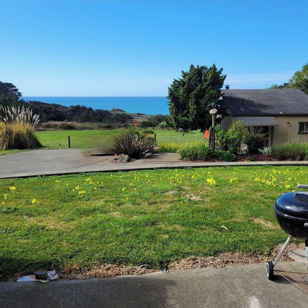 Large End Room, Double Beds, Gas Fireplace, Ocean View | Terraza o patio