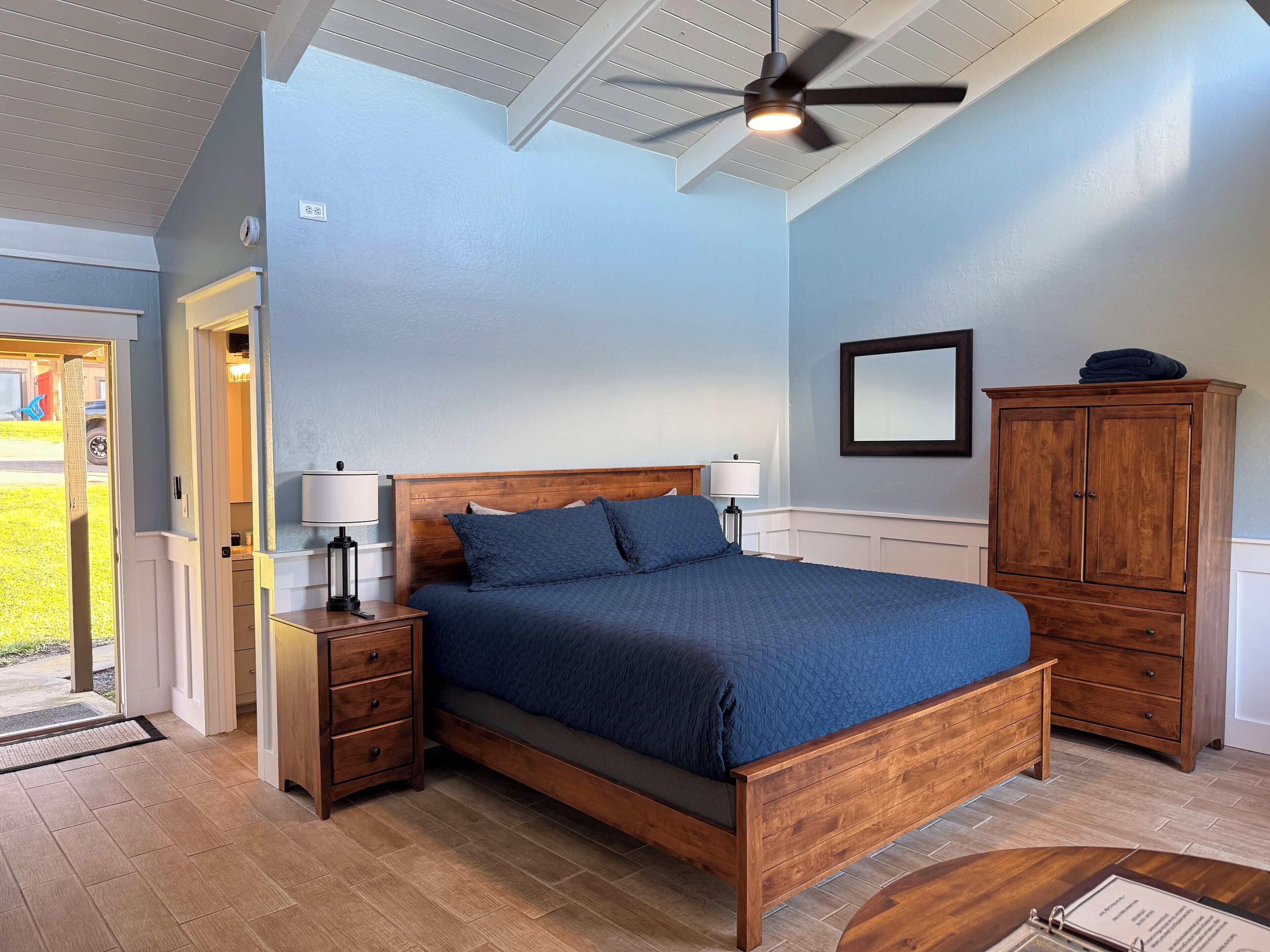 Premium Room, 1 King Bed, Hot Tub, Ocean View