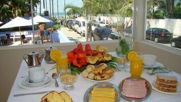 Desayuno buffet incluido todos los días